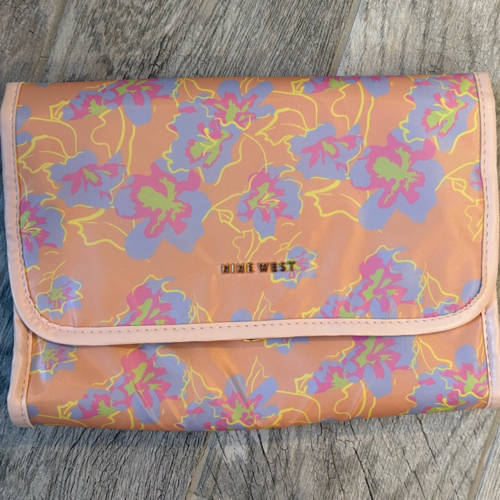 Floral Patterned Clutch